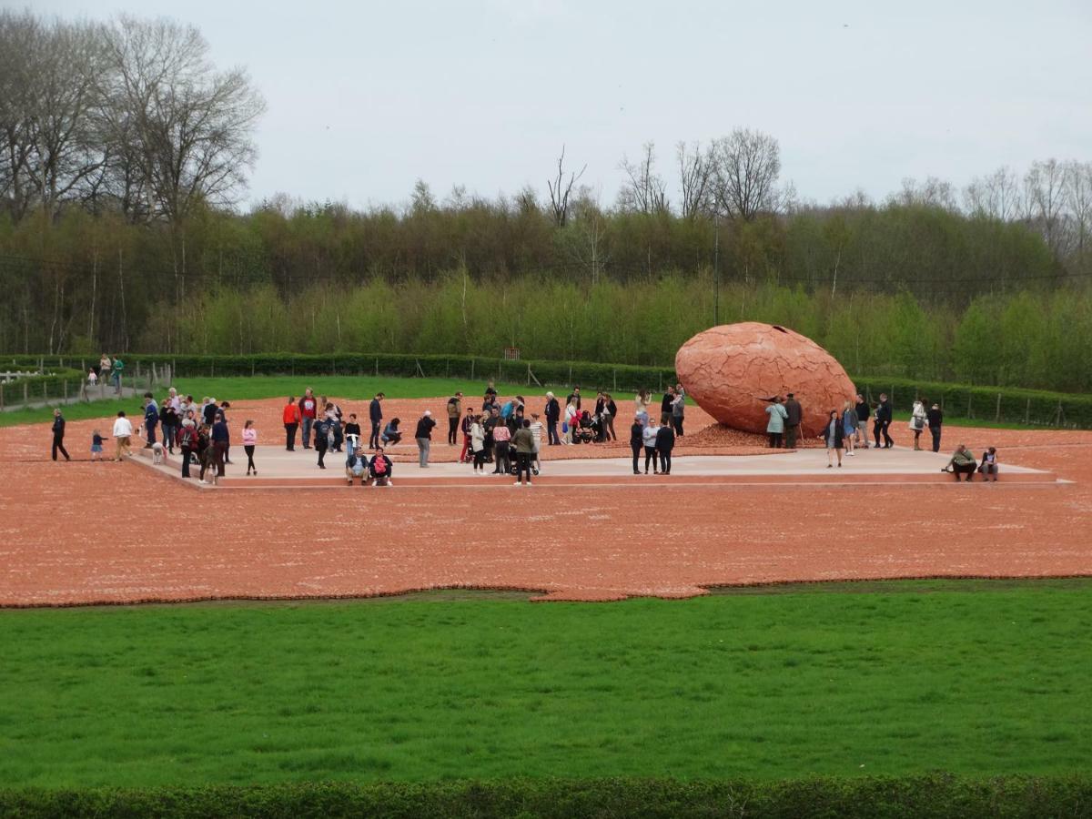 Aan De Vestingrand Villa Ieper Bagian luar foto