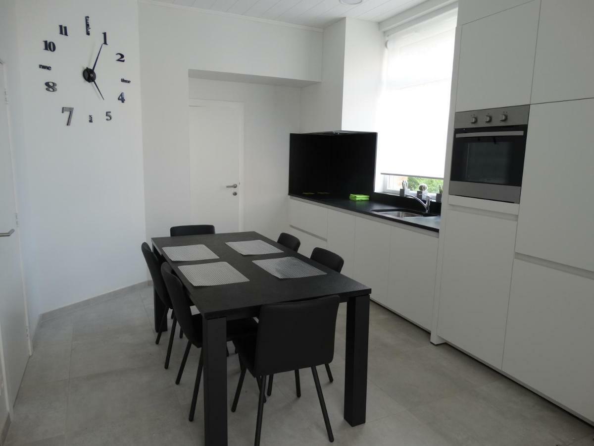 Aan De Vestingrand Villa Ieper Bagian luar foto