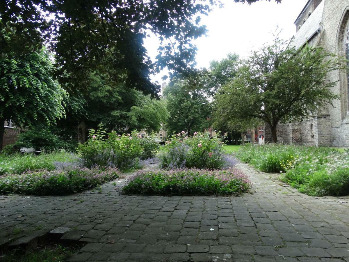 Aan De Vestingrand Villa Ieper Bagian luar foto